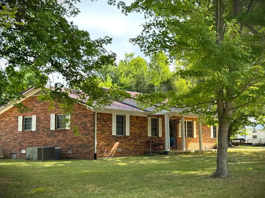 212 Austin Circle Livingston TN 38570