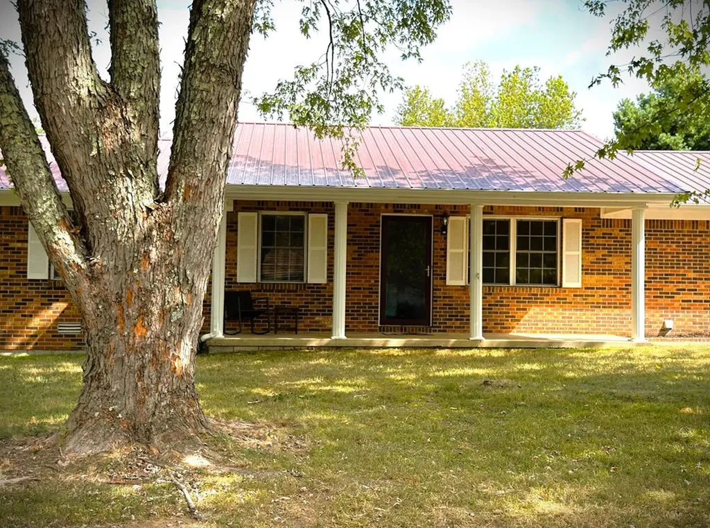 212 Austin Circle Livingston TN 38570