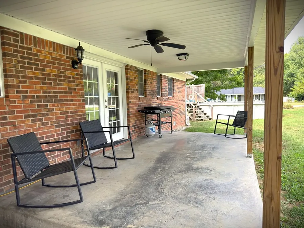 212 Austin Circle Livingston TN 38570