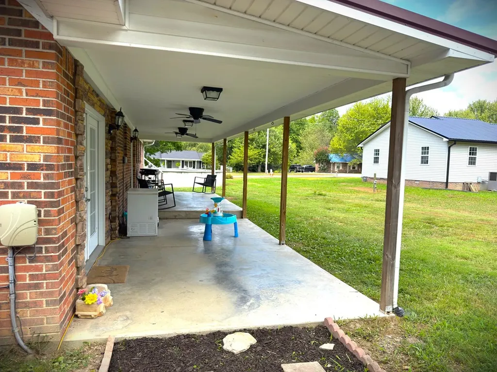 212 Austin Circle Livingston TN 38570