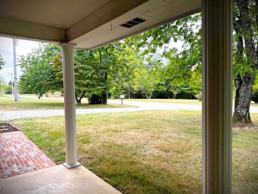 212 Austin Circle Livingston TN 38570