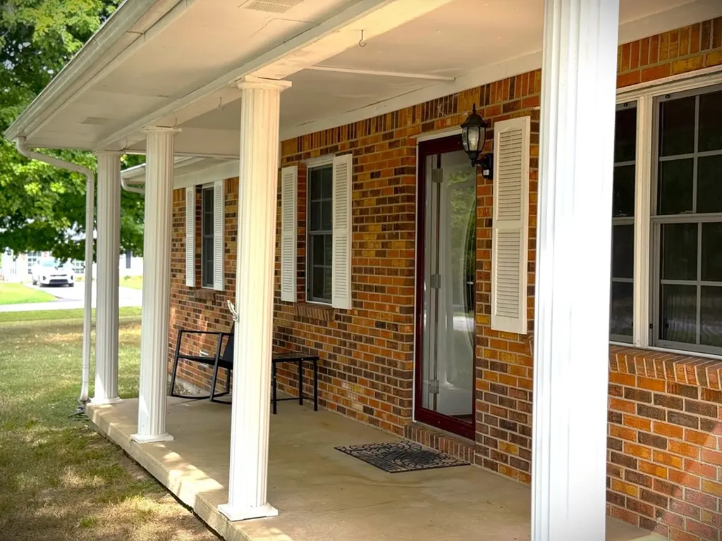 212 Austin Circle Livingston TN 38570