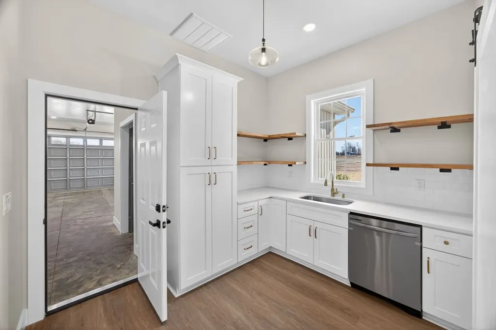 515 Heather Heights Bradyville TN 37026