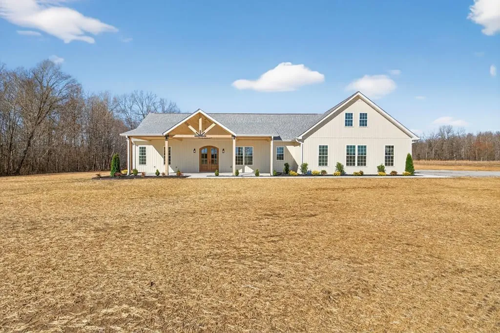 515 Heather Heights Bradyville TN 37026