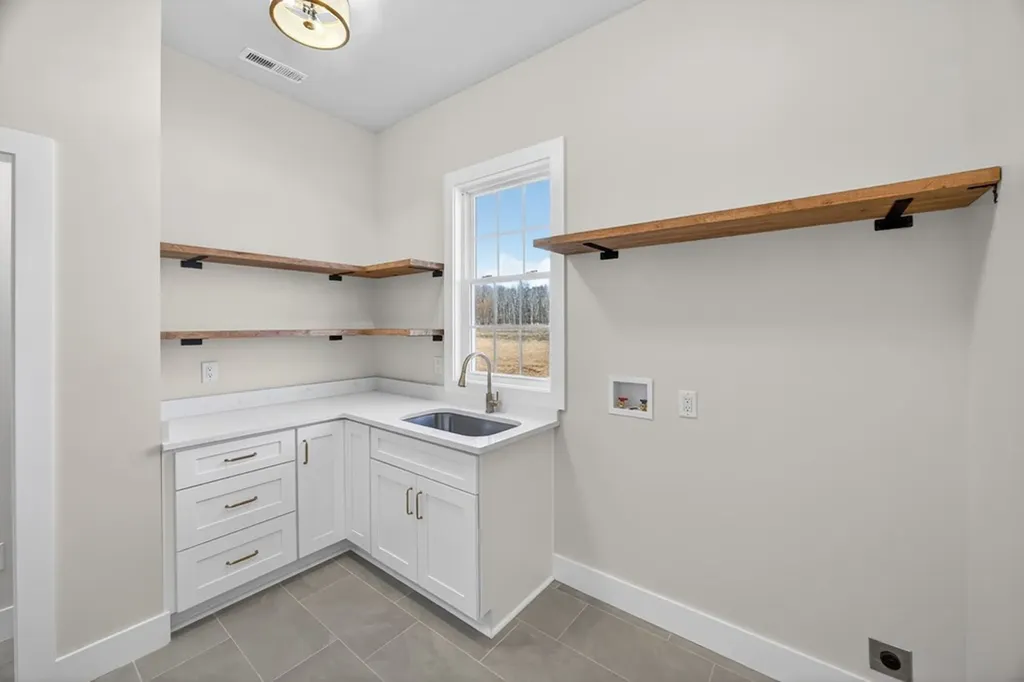 515 Heather Heights Bradyville TN 37026