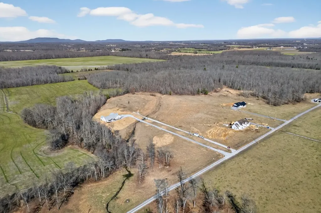 515 Heather Heights Bradyville TN 37026