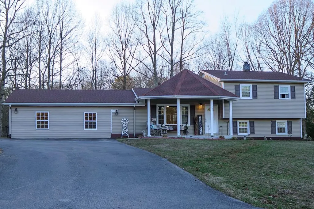 267 Simmons Street Spencer TN 38585