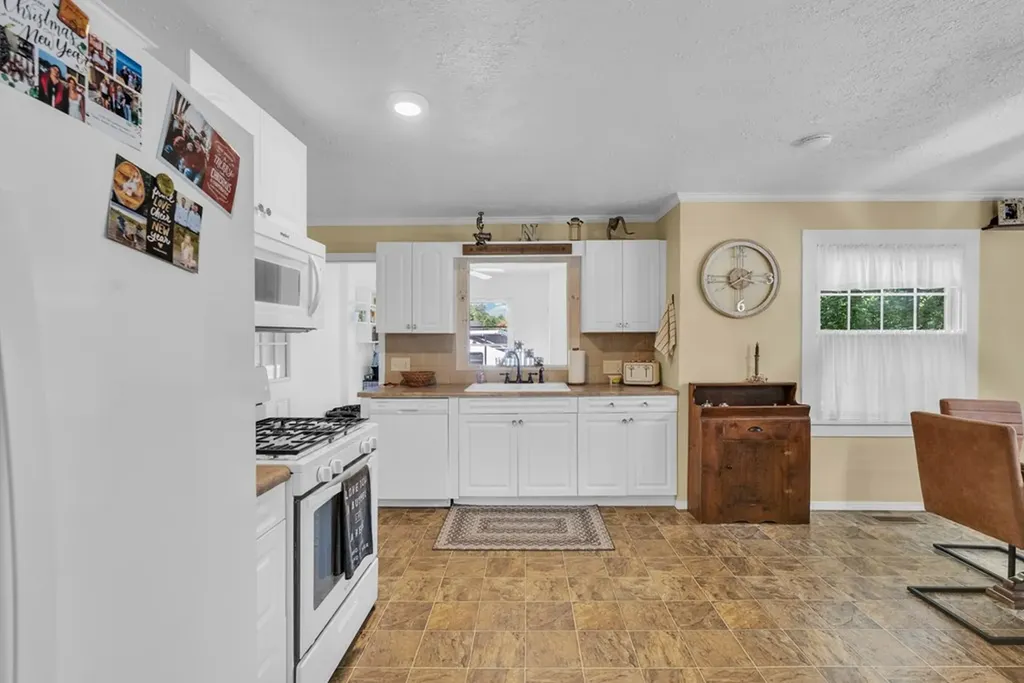 8705 Crossville Highway Sparta TN 38583