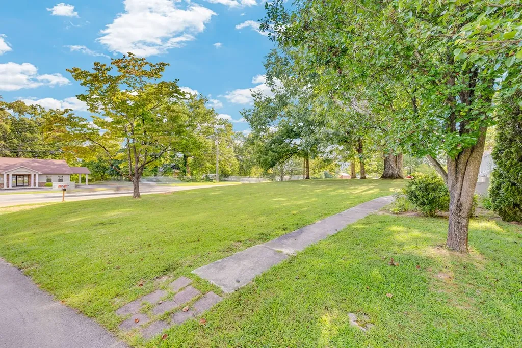 8705 Crossville Highway Sparta TN 38583