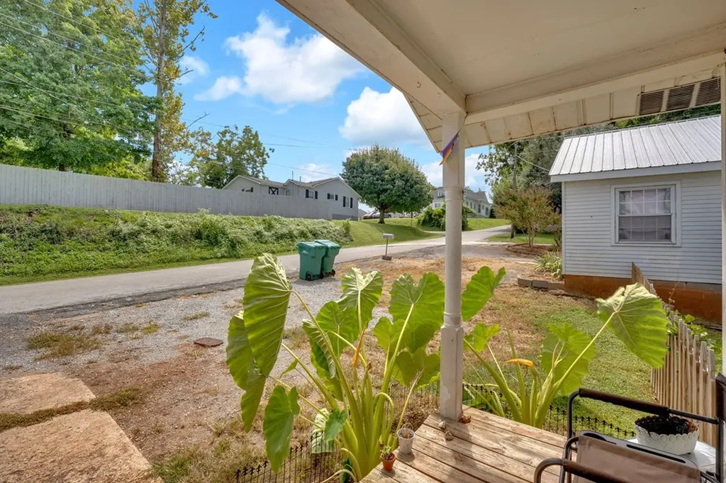 201&203 3rd Avenue NE Winchester TN 37398