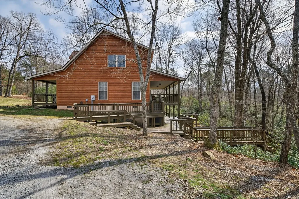 331 E Cove Monterey TN 38574