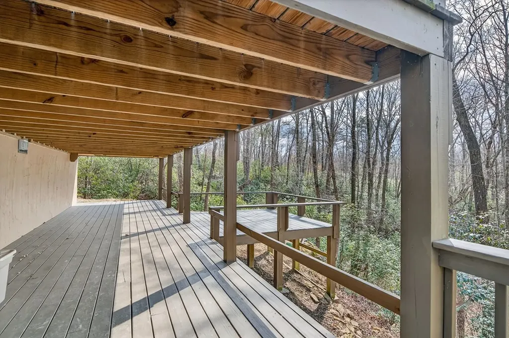 331 E Cove Monterey TN 38574