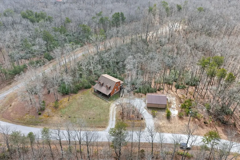 331 E Cove Monterey TN 38574