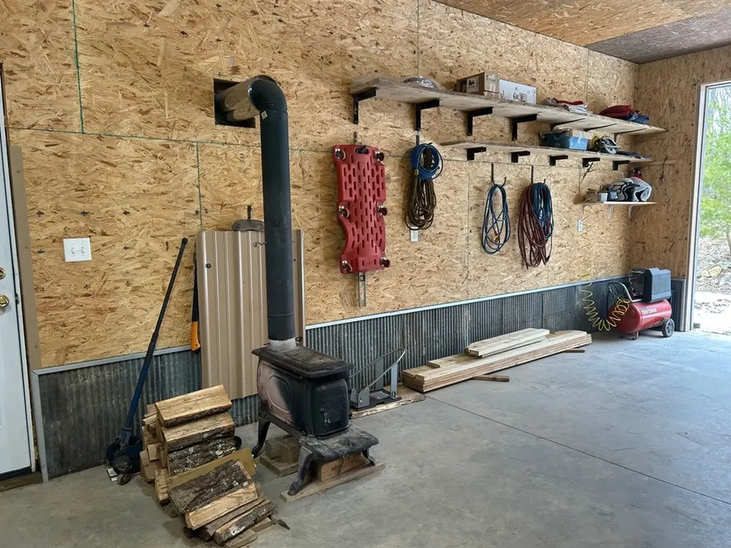 331 E Cove Monterey TN 38574