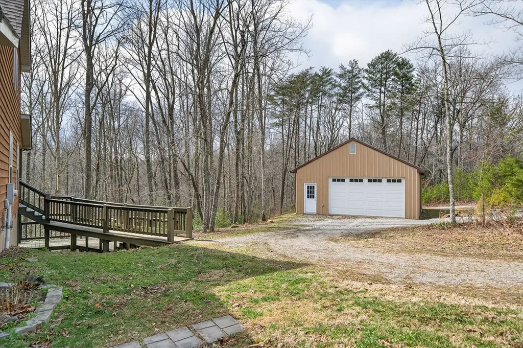 331 E Cove Monterey TN 38574