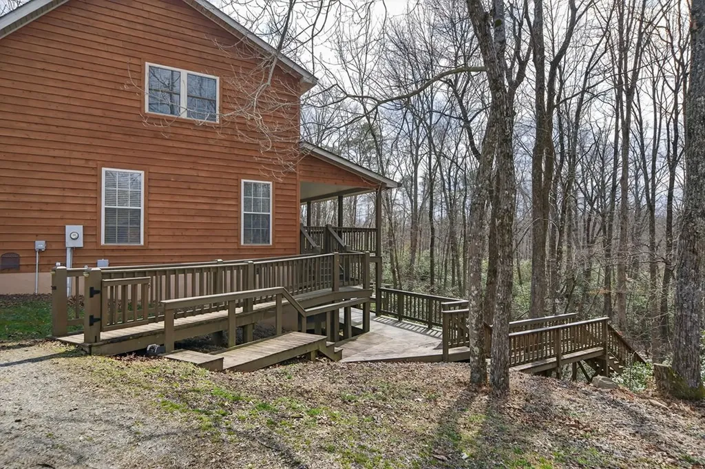 331 E Cove Monterey TN 38574