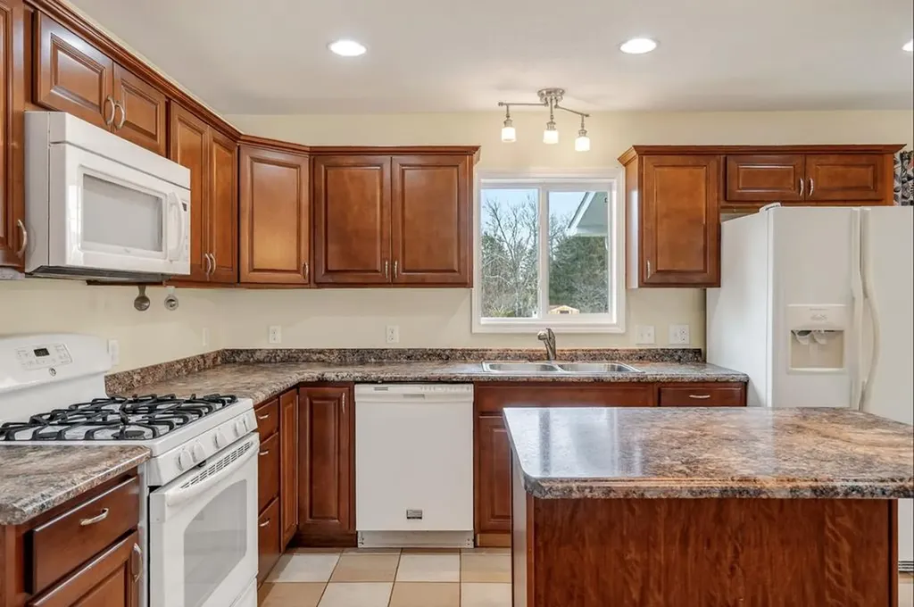 6140 Burgess Falls Road Sparta TN 38583