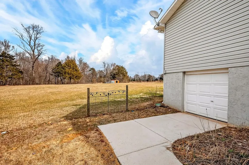 6140 Burgess Falls Road Sparta TN 38583