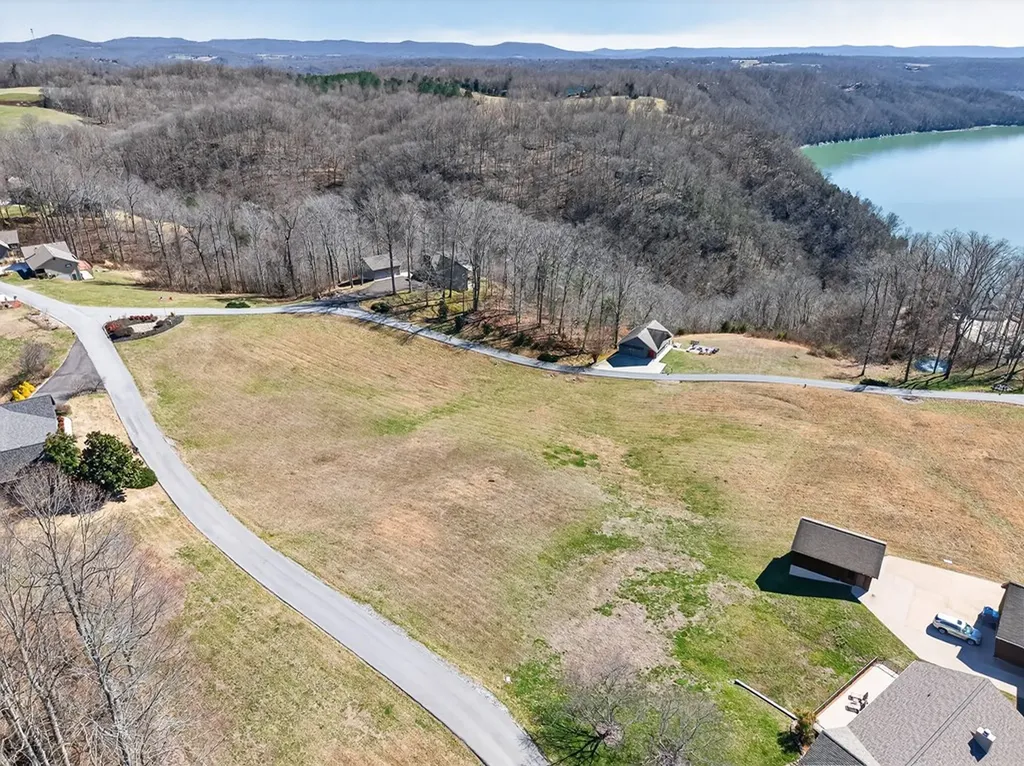 Lot 9 Mallard Pointe Byrdstown TN 38549