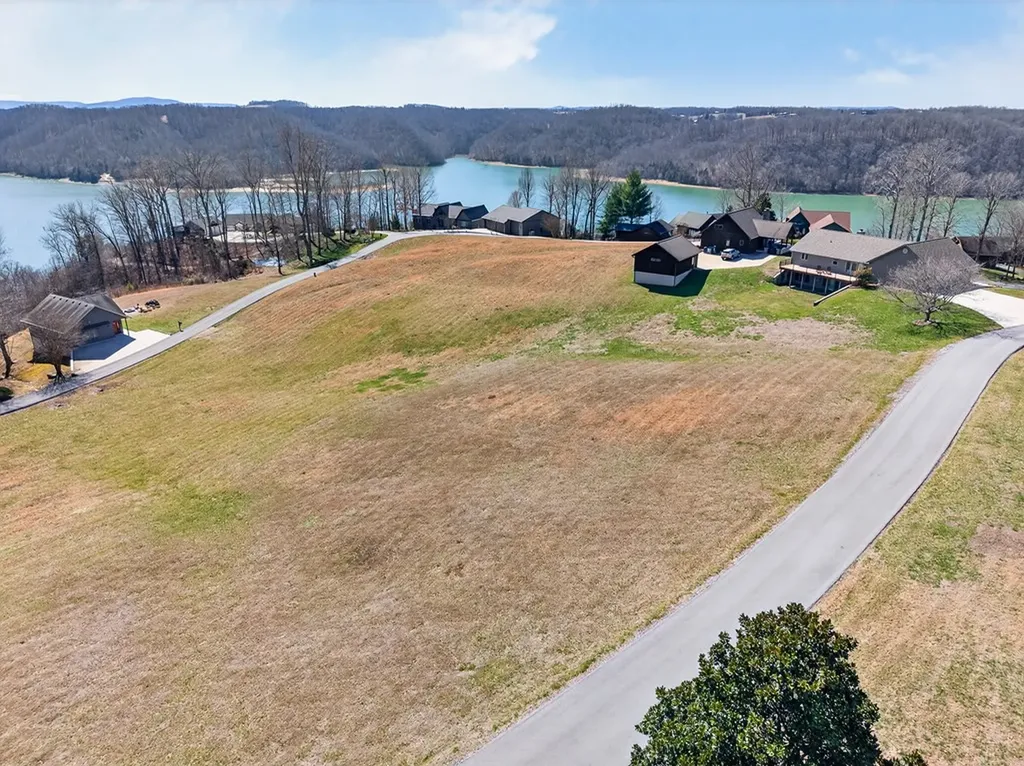 Lot 9 Mallard Pointe Byrdstown TN 38549