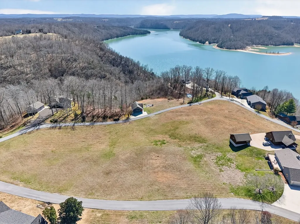Lot 9 Mallard Pointe Byrdstown TN 38549