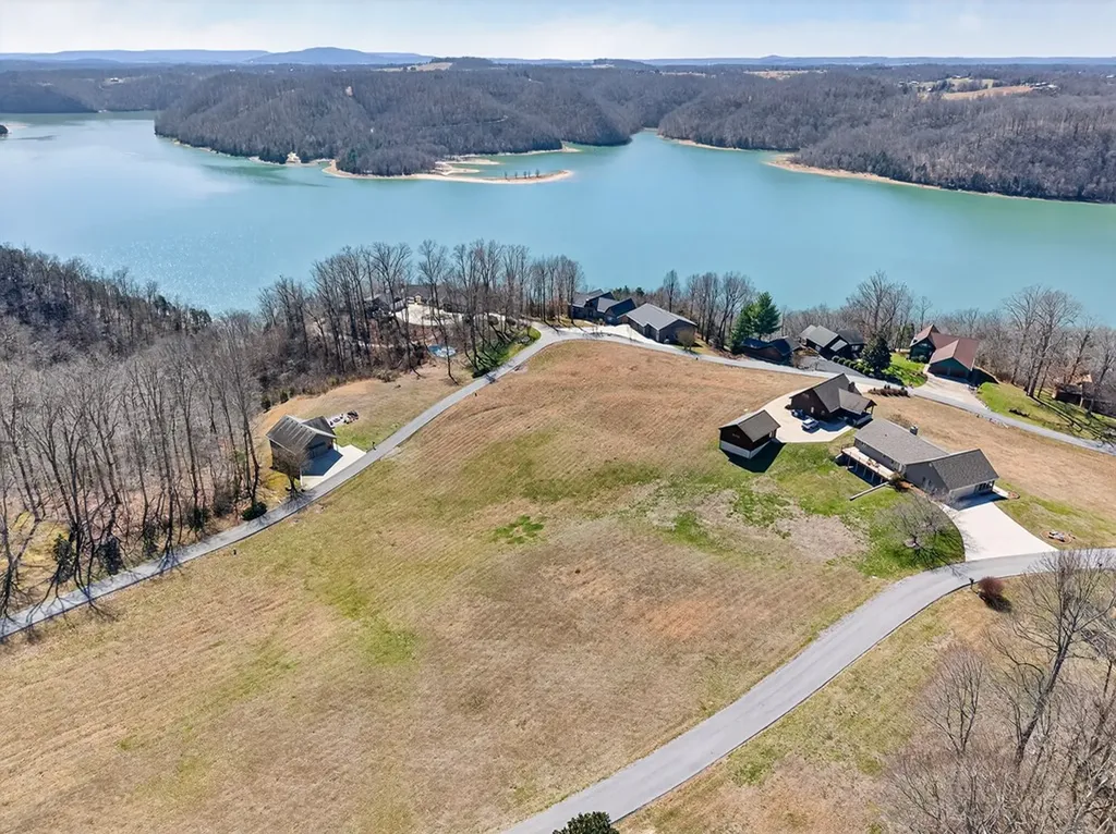 Lot 9 Mallard Pointe Byrdstown TN 38549