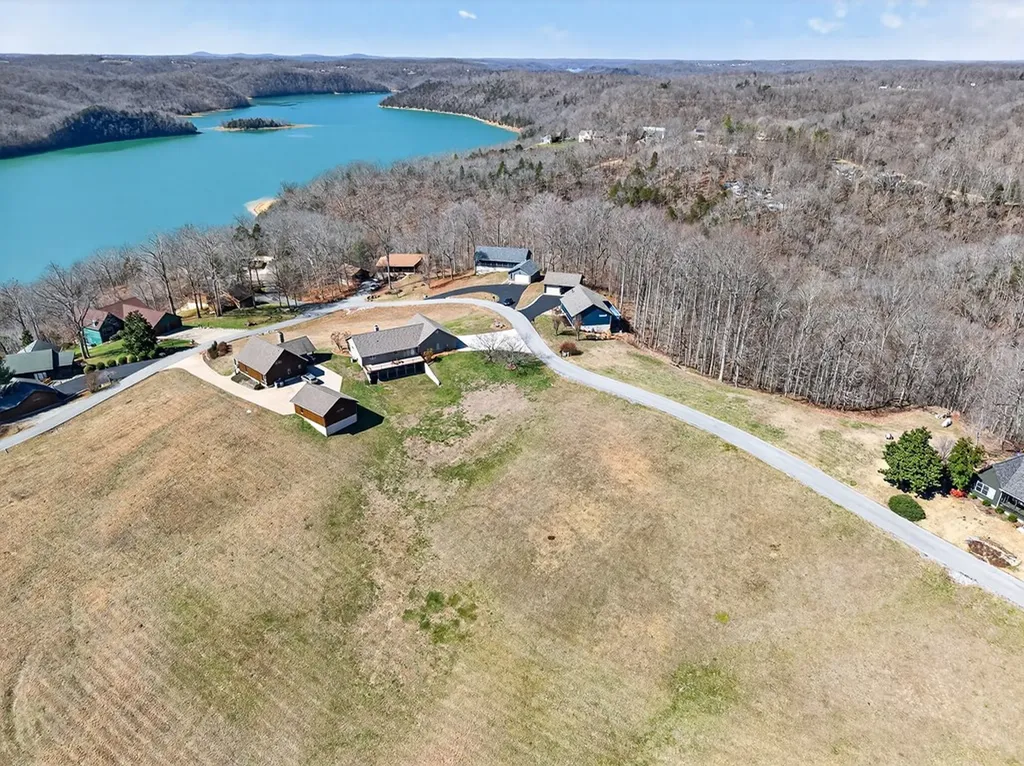 Lot 9 Mallard Pointe Byrdstown TN 38549