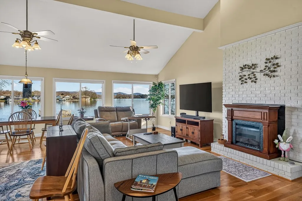 2115 S Ona Road Crossville TN 38572