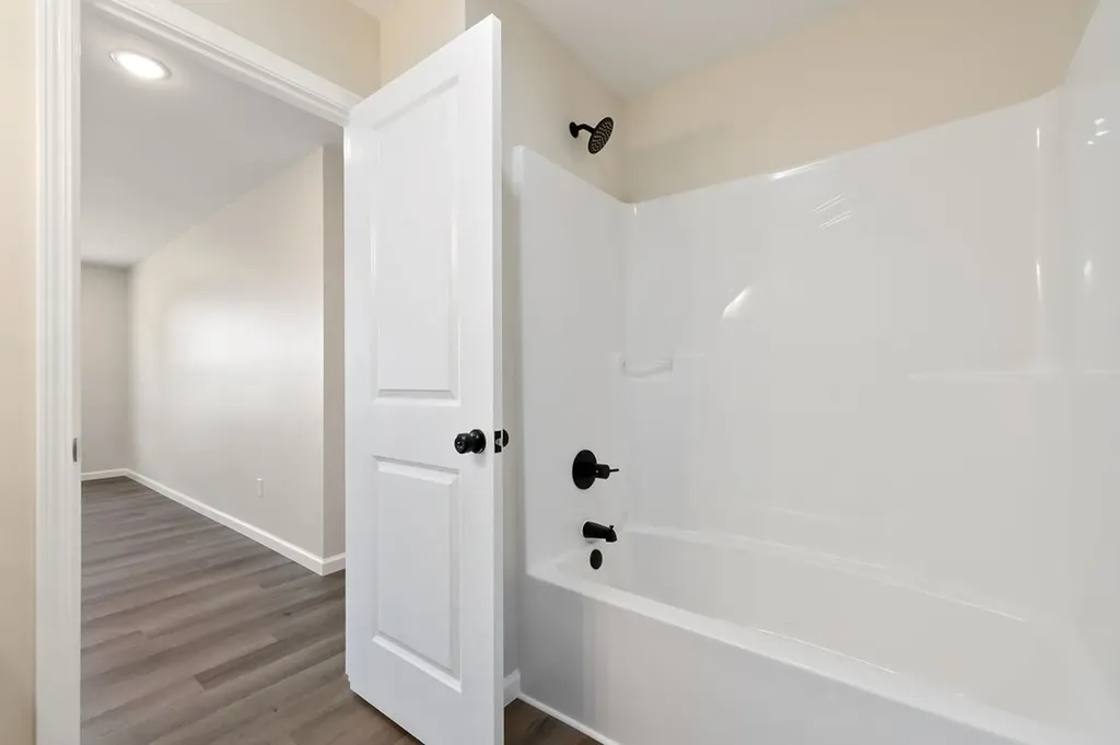 14305 Old Kentucky Road Walling TN 38587