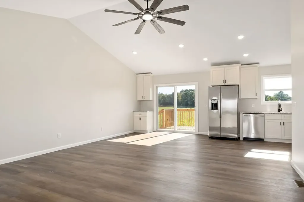 14305 Old Kentucky Road Walling TN 38587