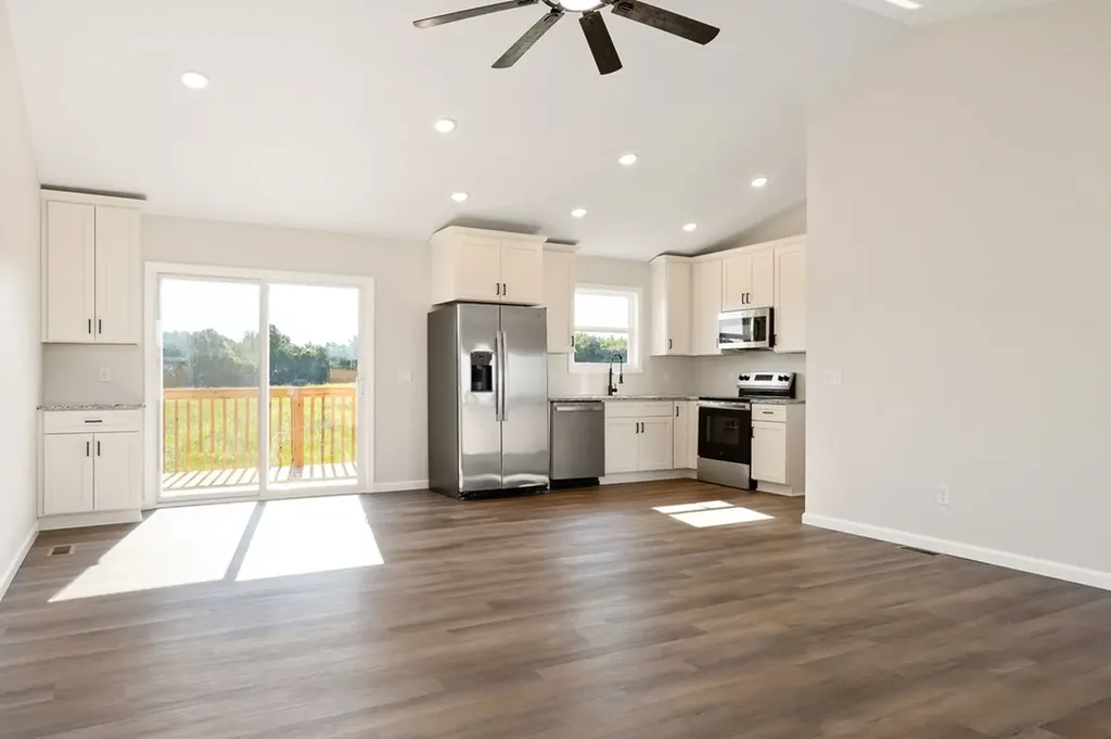 14305 Old Kentucky Road Walling TN 38587