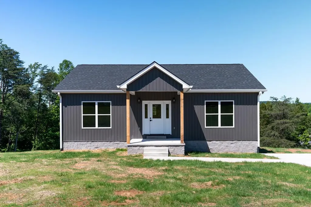 349 S Raintree Drive Livingston TN 38570