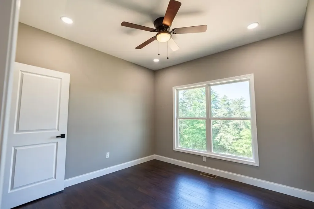 349 S Raintree Drive Livingston TN 38570