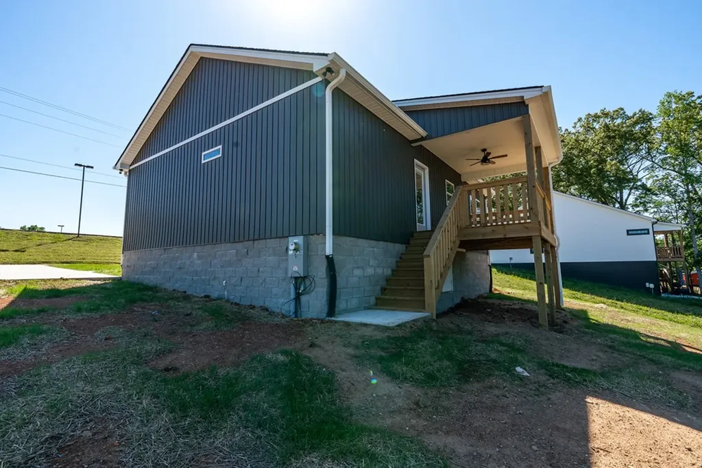 349 S Raintree Drive Livingston TN 38570