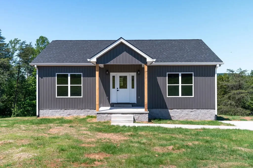 349 S Raintree Drive Livingston TN 38570