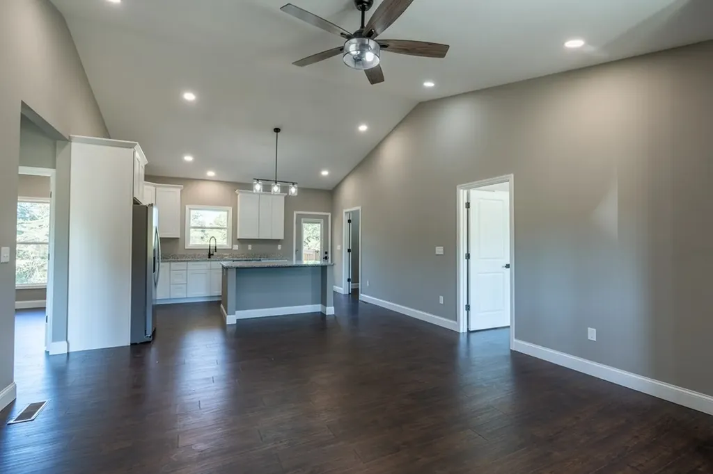 349 S Raintree Drive Livingston TN 38570