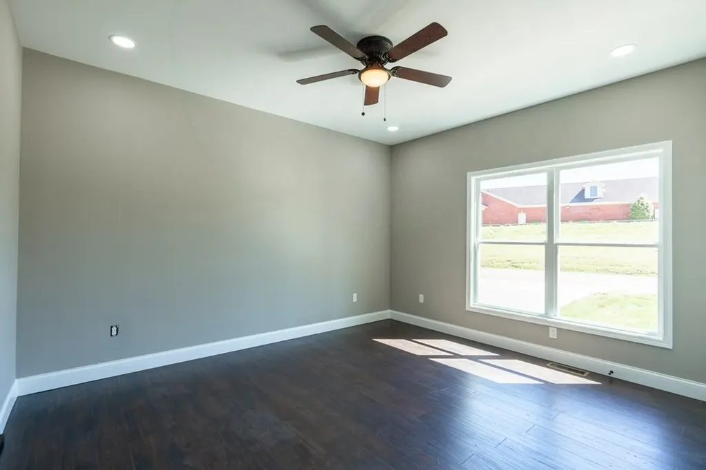 349 S Raintree Drive Livingston TN 38570