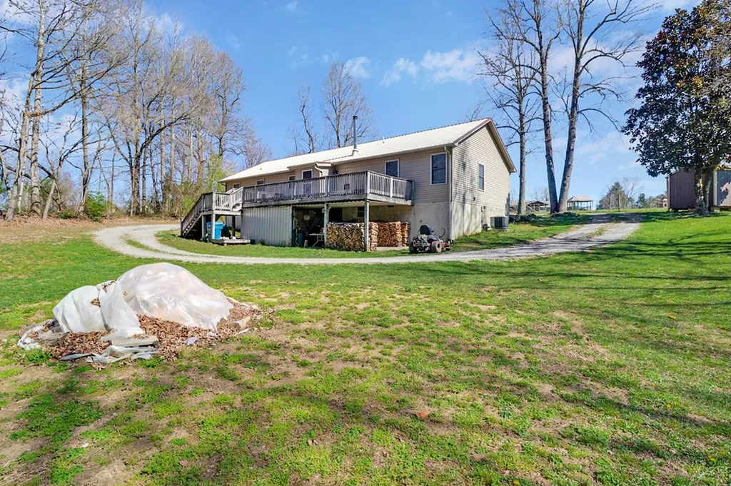 1801 W Old Highway 70 Crossville TN 38572