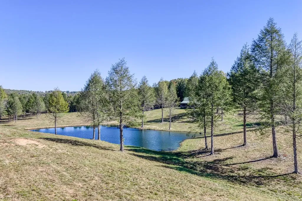 4832 Lovejoy Road Crawford TN 38554
