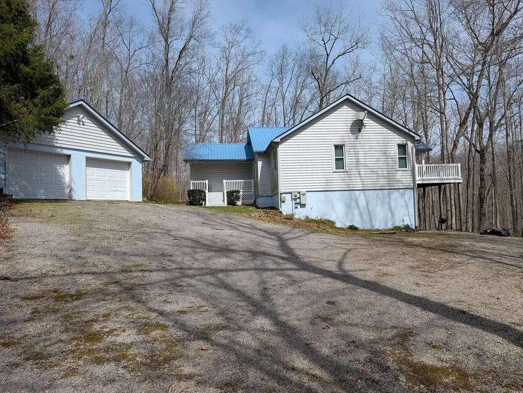 446 E Cove Road Monterey TN 38574