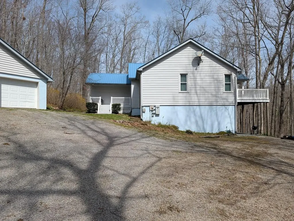 446 E Cove Road Monterey TN 38574