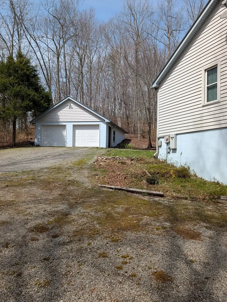 446 E Cove Road Monterey TN 38574