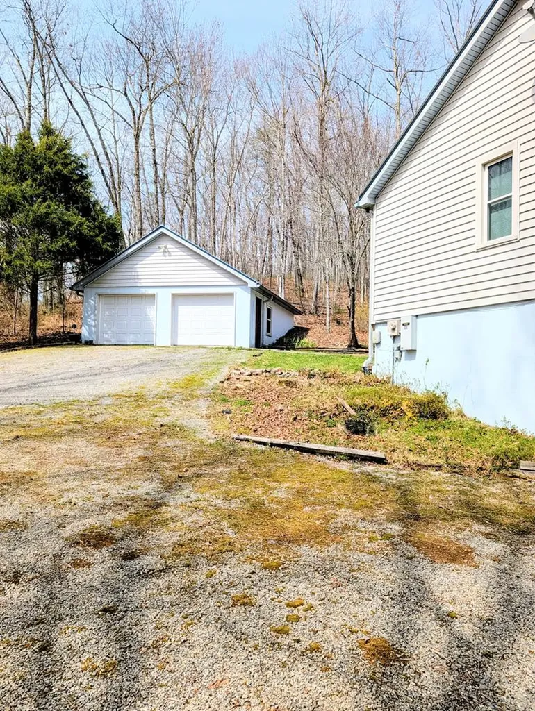 446 E Cove Road Monterey TN 38574