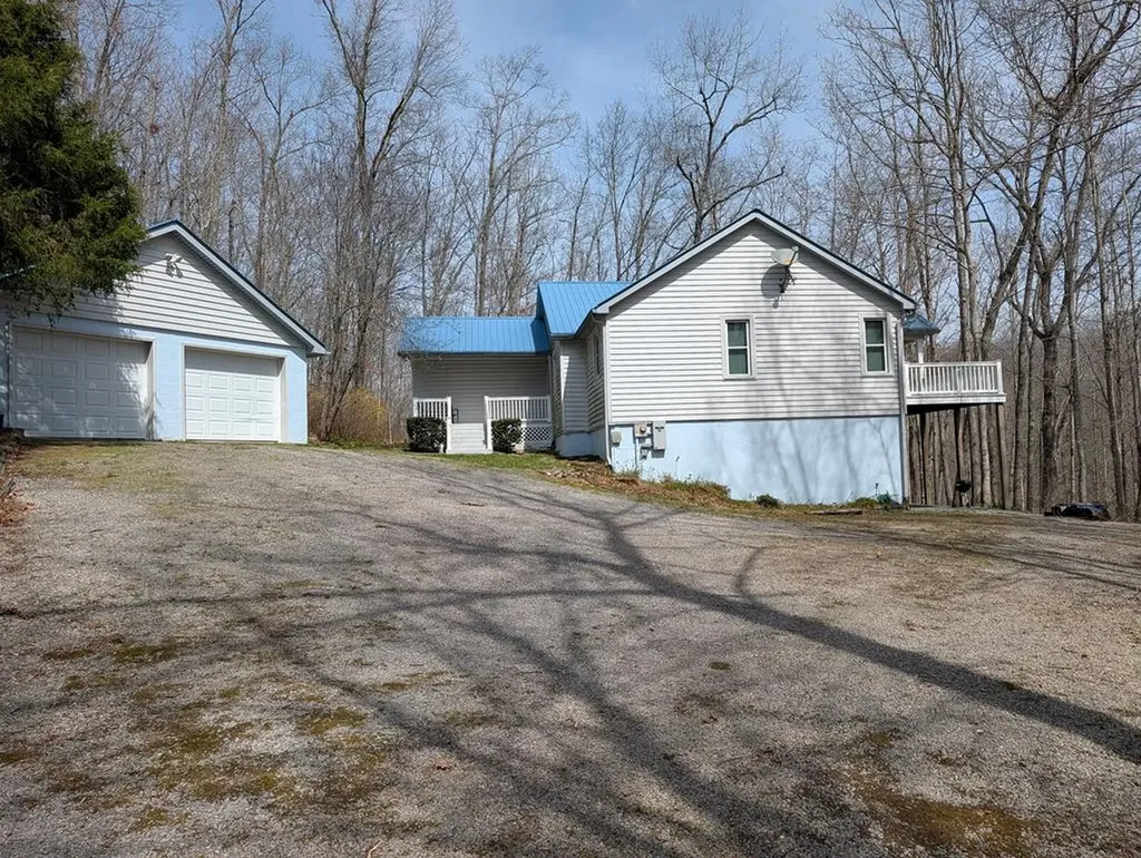 446 E Cove Road Monterey TN 38574