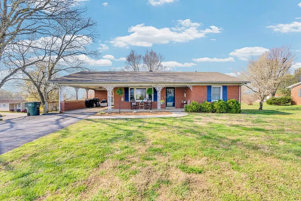 607 Turn Table Road Sparta TN 38583