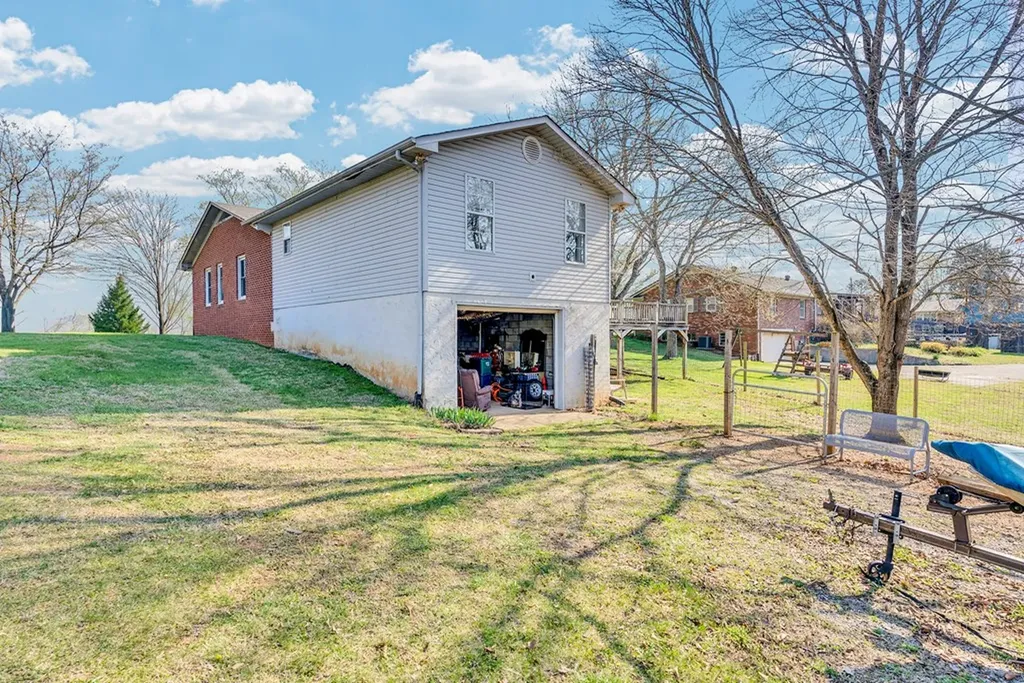 607 Turn Table Road Sparta TN 38583