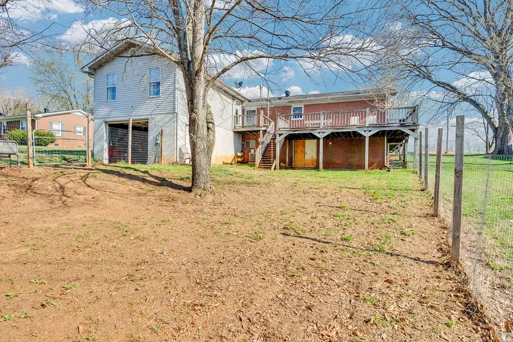 607 Turn Table Road Sparta TN 38583