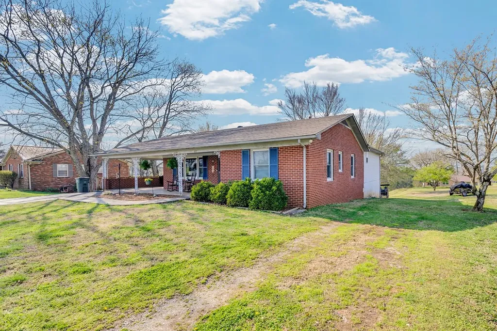 607 Turn Table Road Sparta TN 38583