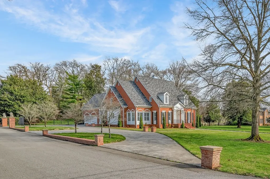 811 N Maple Avenue Cookeville TN 38501