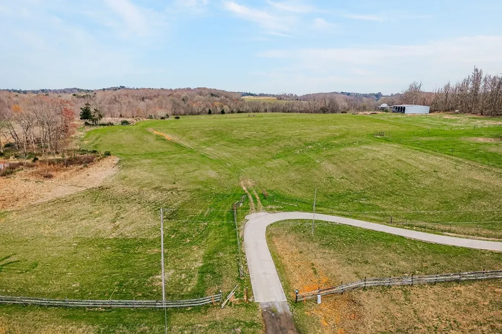 59.56 Ac Marie Lane Red Boiling Springs TN 37150
